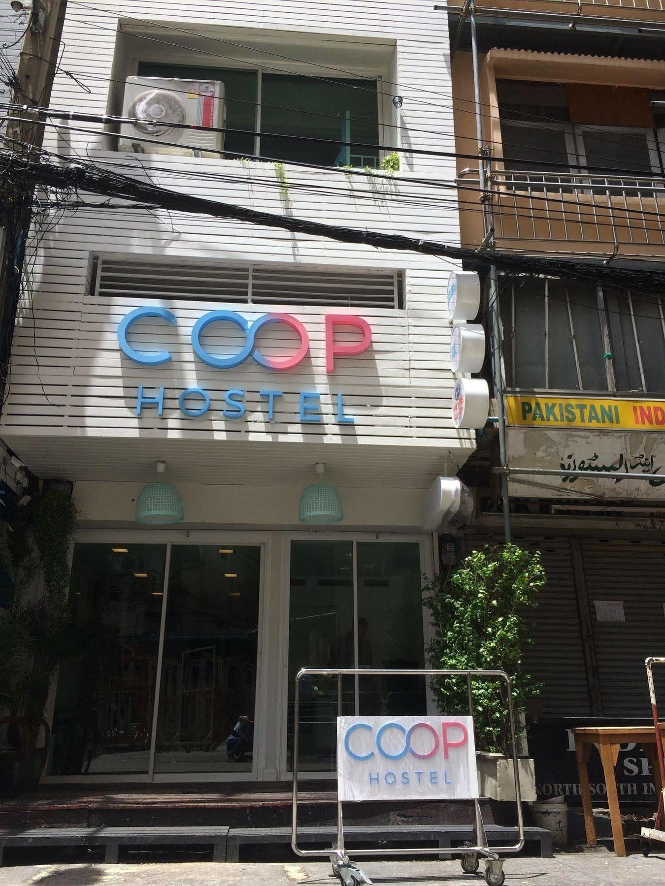 Coop Hostel Bangkok Exterior photo