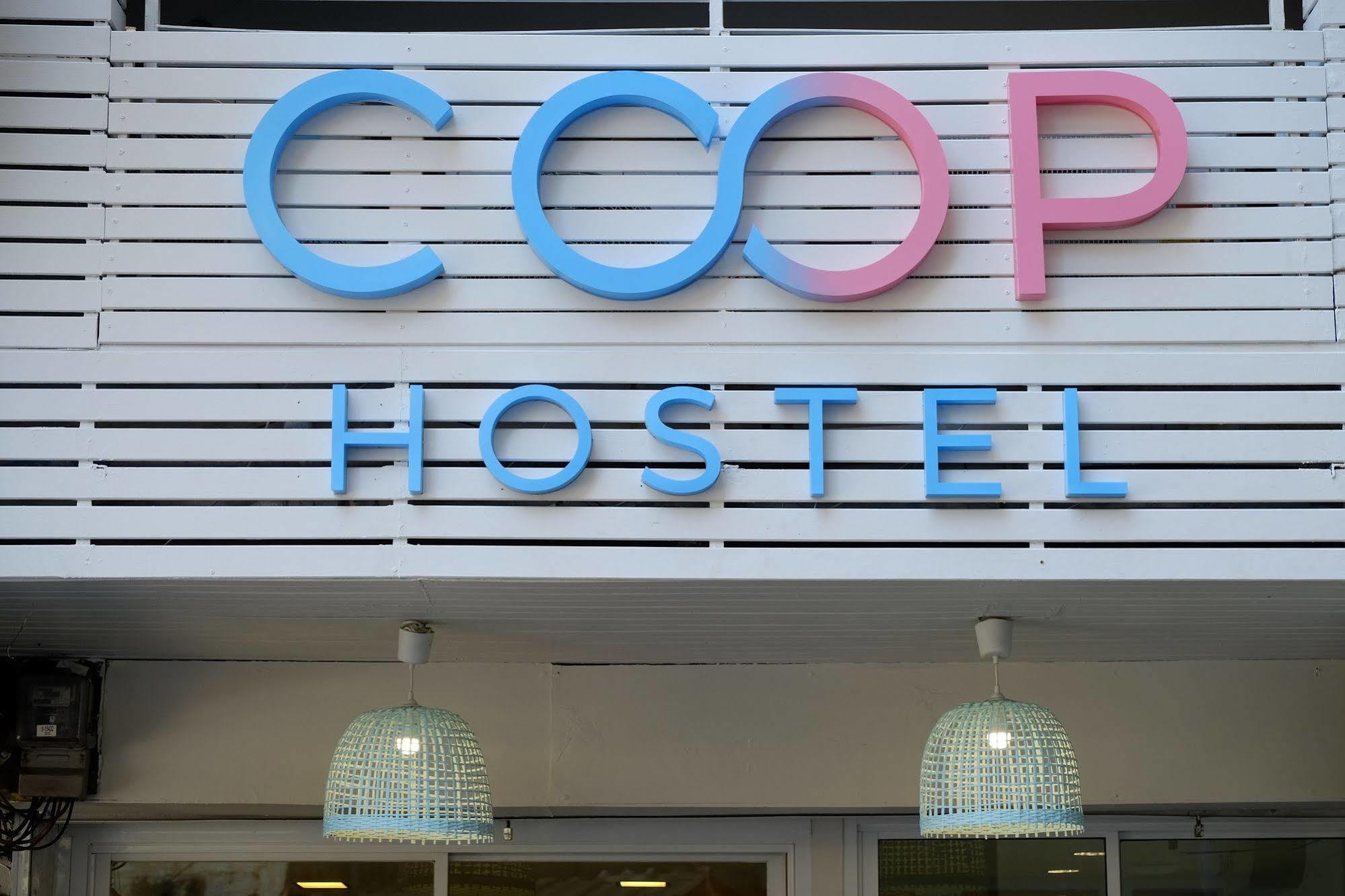 Coop Hostel Bangkok Exterior photo