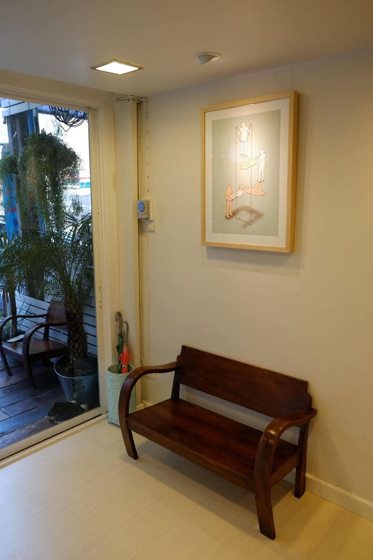 Coop Hostel Bangkok Exterior photo