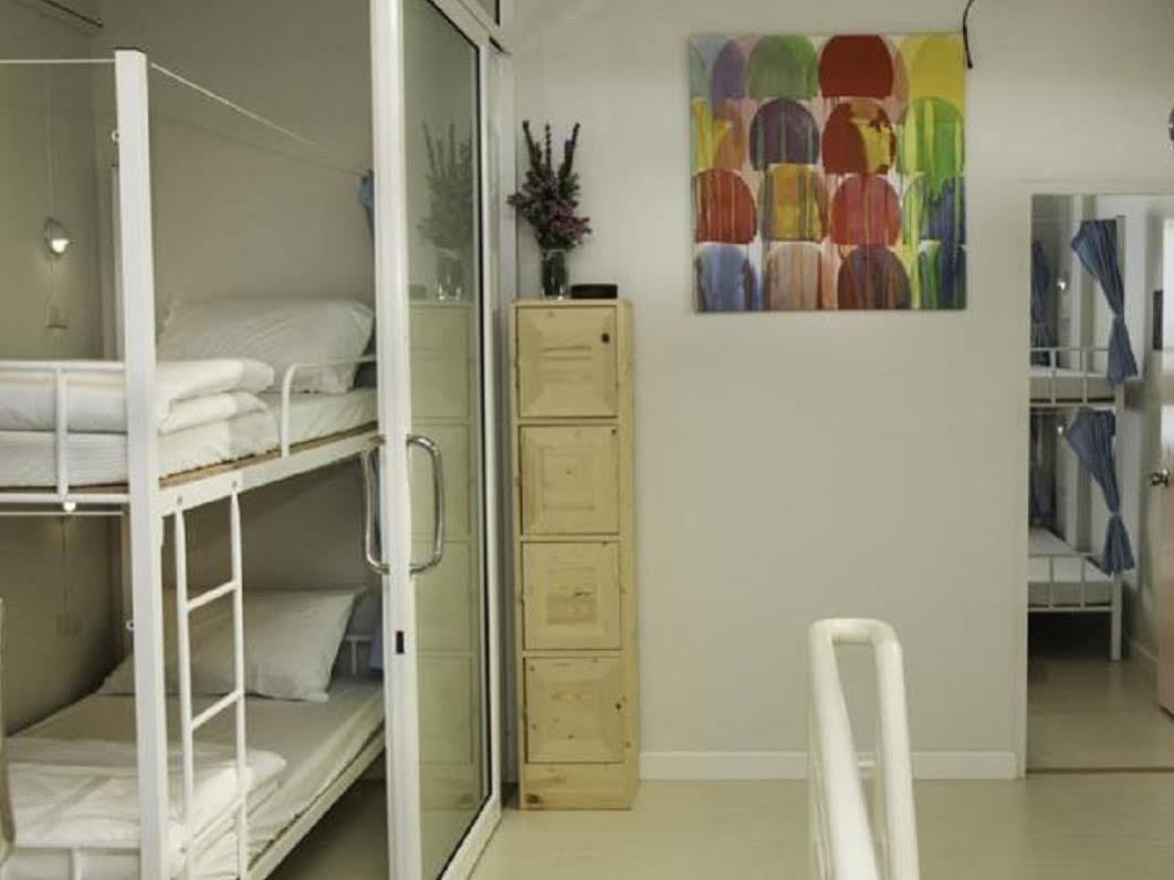 Coop Hostel Bangkok Exterior photo